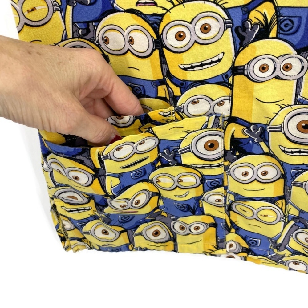 Despicable Me Minion Scrub Top Sz M. - Picture 3 of 6